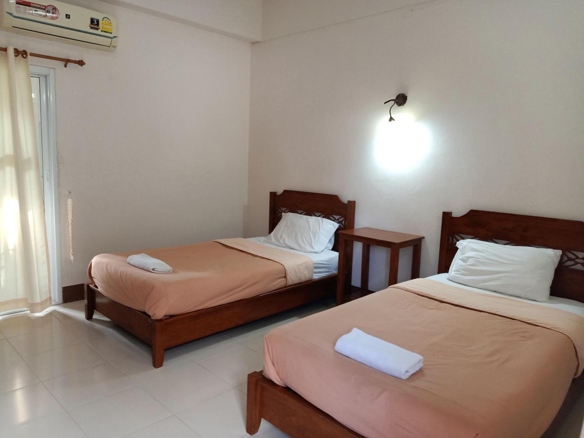 Phumchan Place Hotel Пхаяу Екстер'єр фото